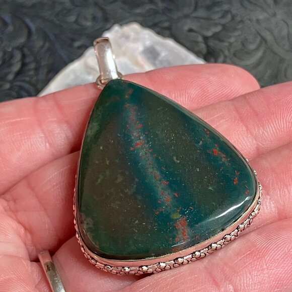 Heliotrope Bloodstone Natural Pendant Gemstone Crystal Jewelry - Picture 9 of 9